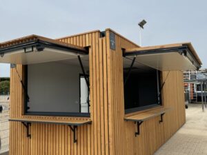 Contenedor tienda (quiosco snack – oficina – guinguette)